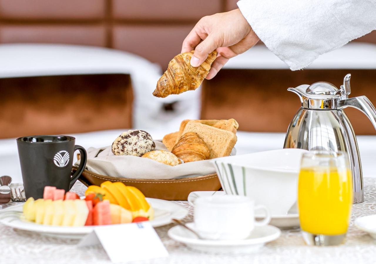 City Centre Rotana דוחה מראה חיצוני תמונה Room service